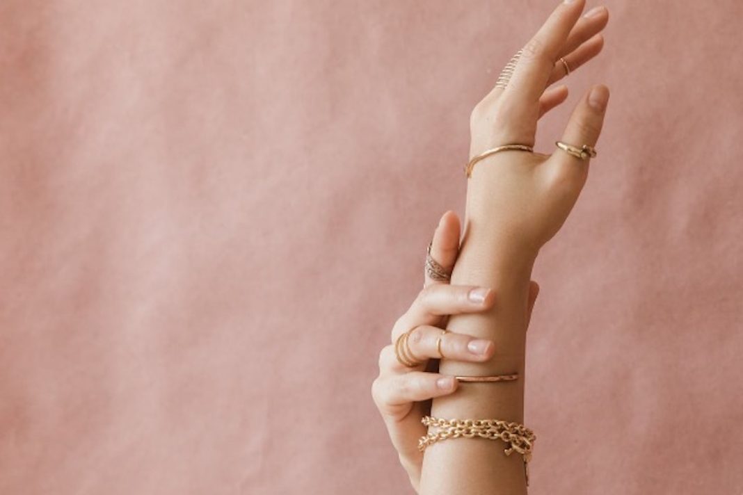 Rekomendasi Bentuk Gelang dari Emas Ternama