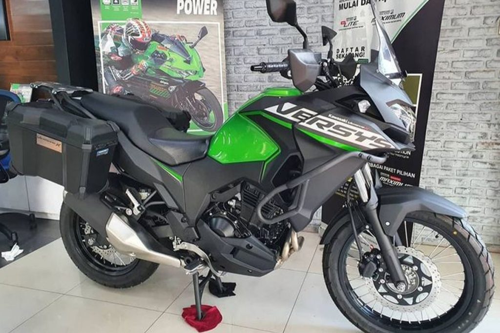 ktm 390 adventure vs versys 300