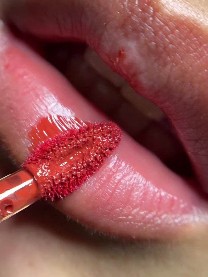 Bagaimana Cara Penggunaan Esqa Slick Drip Serum Lip Tint