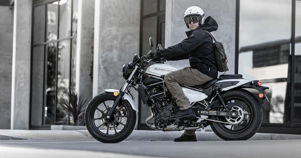 Spesifikasi Kawasaki Eliminator 400 Motor Cruiser yang Terjangkau