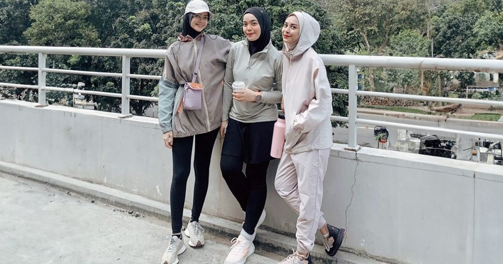 Outfit Lari Wanita Hijab