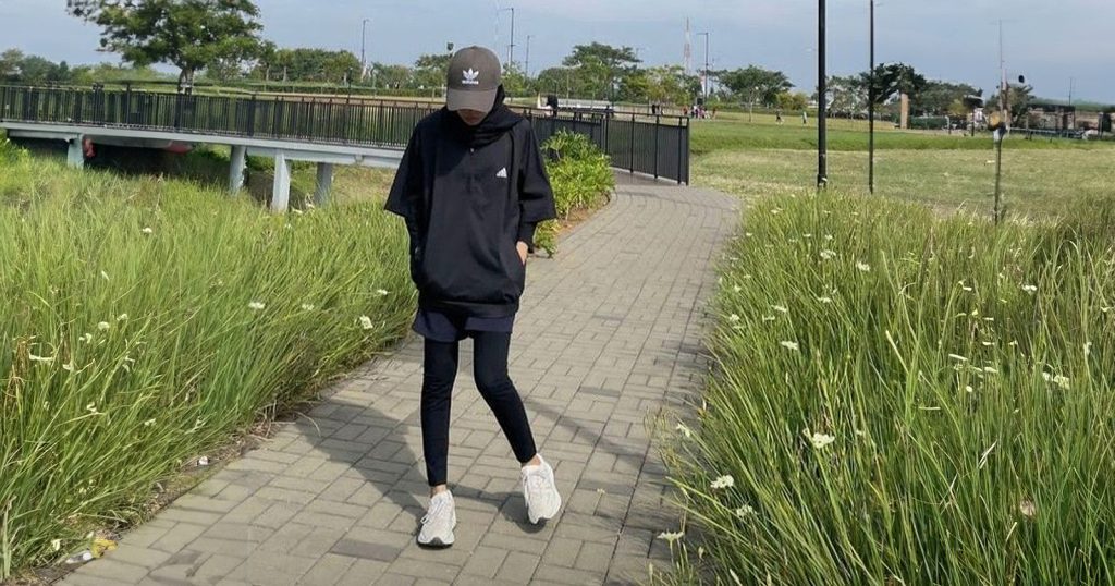 10 Rekomendasi Outfit Lari Wanita Hijab Nyaman dan Sopan Digunakan Blibli Friends
