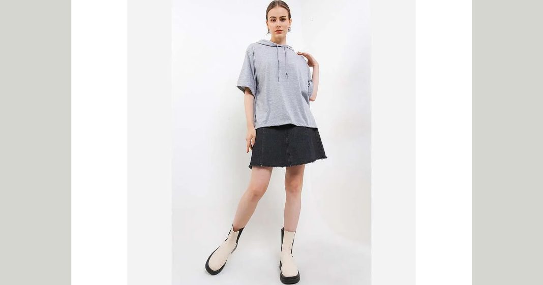 Cara Mendekorasi Pakaian Oversized Tanpa Terlihat Berantakan