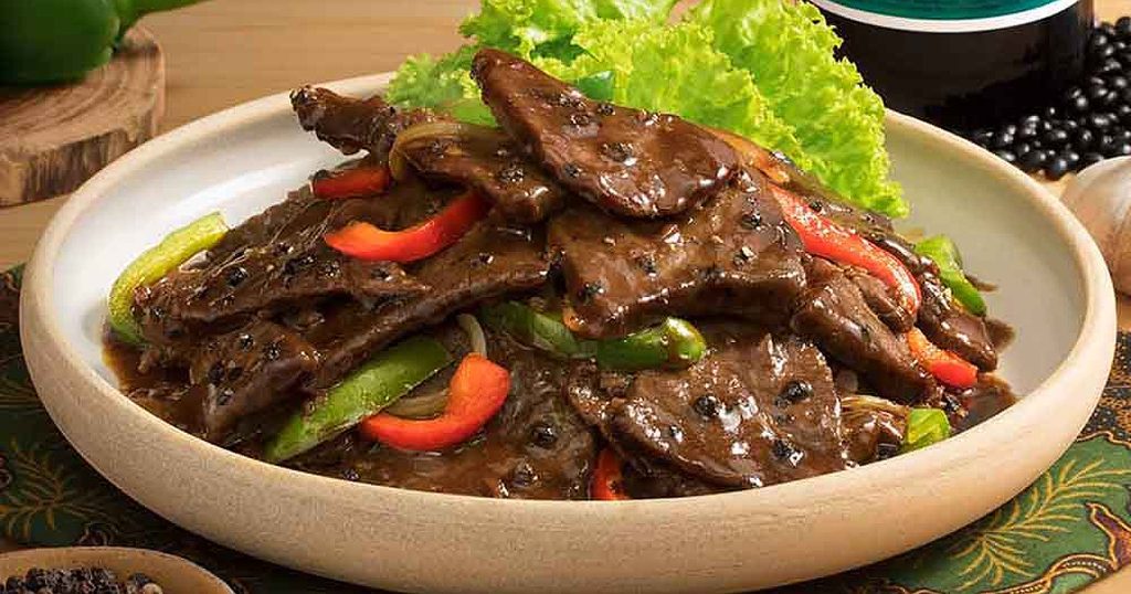 Daging sapi lada hitam yang empuk dengan bumbu pedas gurih, sempurna untuk makan malam spesial
